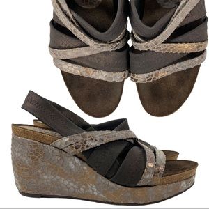 DONALD J. PLINER Snakeskin Strappy Wedge Sandal | 7.5